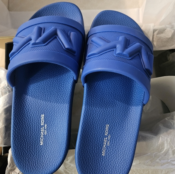 Michael kors slides - Picture 4 of 7